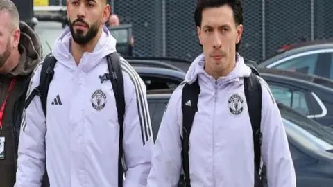 乌奈-西蒙谈赠予费兰队长袖标缘由：家乡赛事，亲情见证