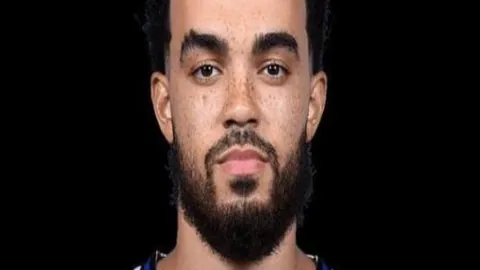 “谢淑薇指甲彩绘亮相WTA年终赛，力争再夺大满贯冠军”