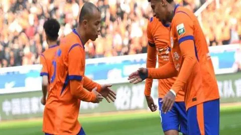 侯煜心碎告别广州队：深情厚谊，不舍之情永存心底。