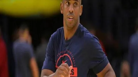 本钢男篮主场险胜上海久事，117-114惊魂时刻